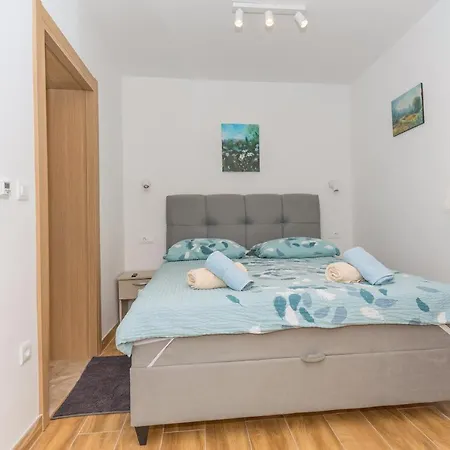 Buba Appartement Makarska